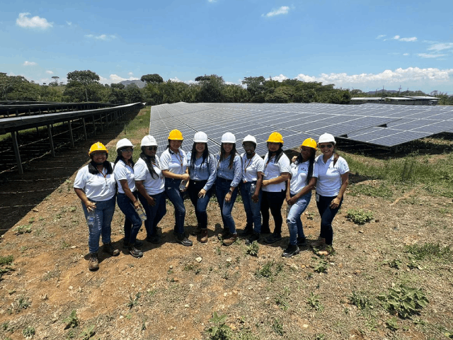 Salida de Campo: Subestación de Energía y Granja Solar Colombina